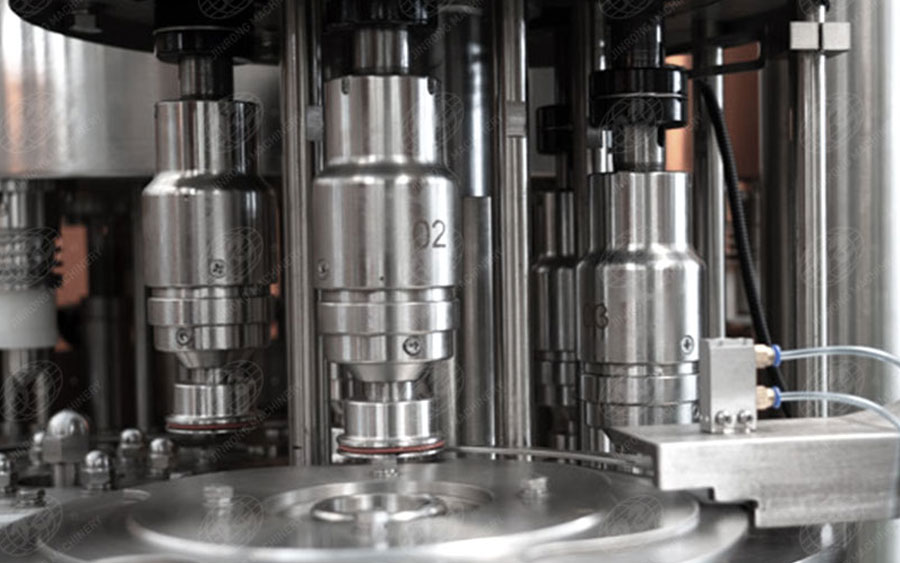 碳酸含氣飲料灌裝機(jī)旋蓋 碳酸含氣飲料灌裝機(jī)旋蓋